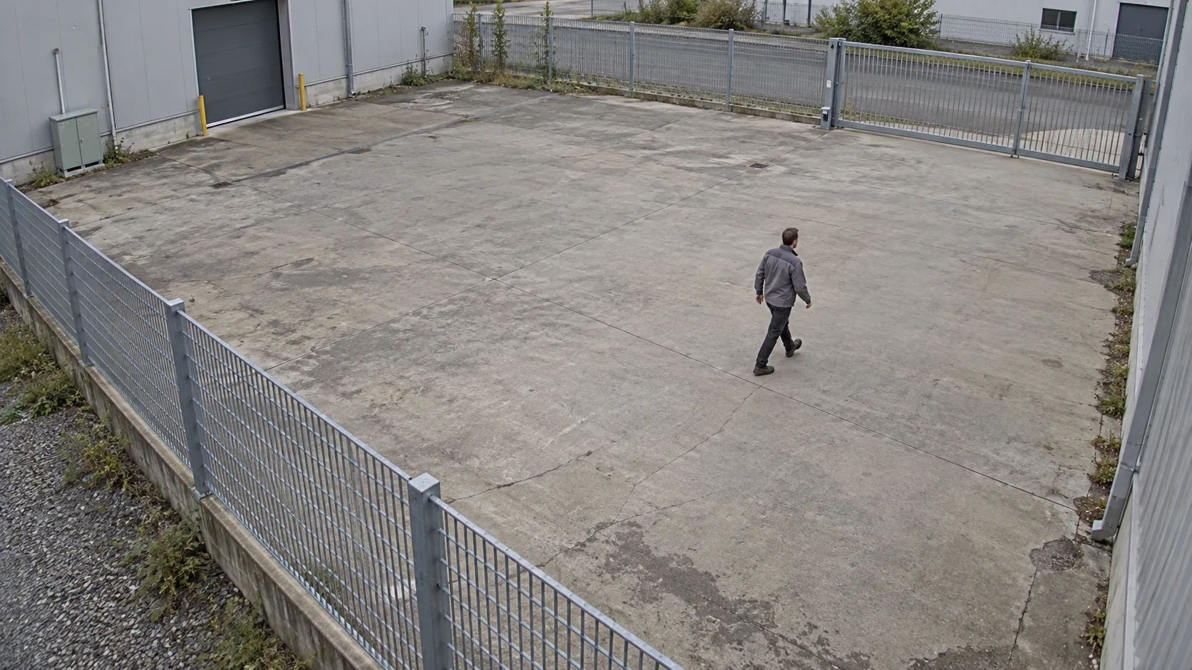 Detect people in a monitored area and give operators a clear view of the event.